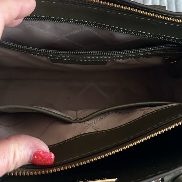 Olive Green Michael Kors medium to large tote bag - Picture 3 of 6